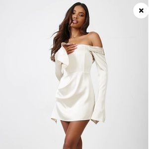 NWT pretty little thing satin pleat detail bardot flared sleeve shift dress